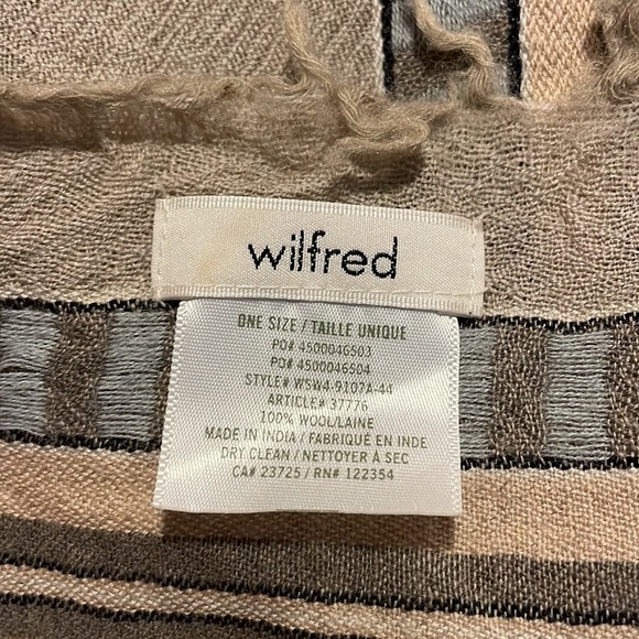 Aritzia Wilfred Blanket Scarf - Picture 2 of 3
